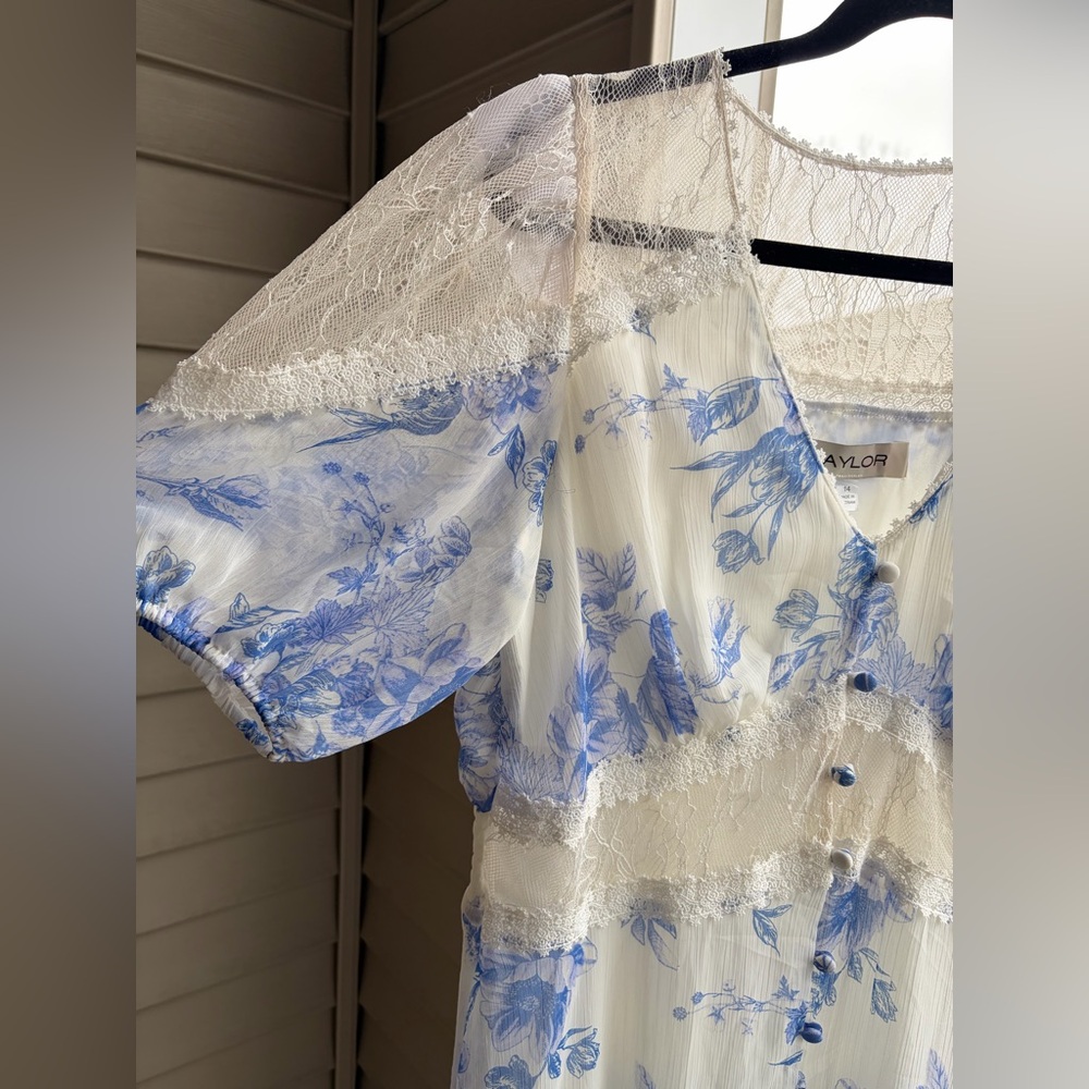 🆕🦋Taylor Blue&White Floral Lace Maxi Dress Romantic Cottagecore Size 14 Romantic - Picture 11 of 17